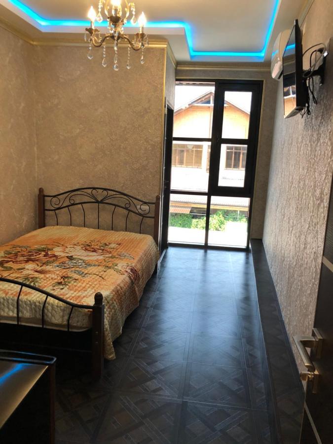 Nina Mini Hotel Gagra Exterior photo