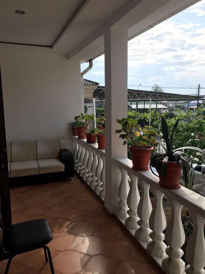 Nina Mini Hotel Gagra Exterior photo